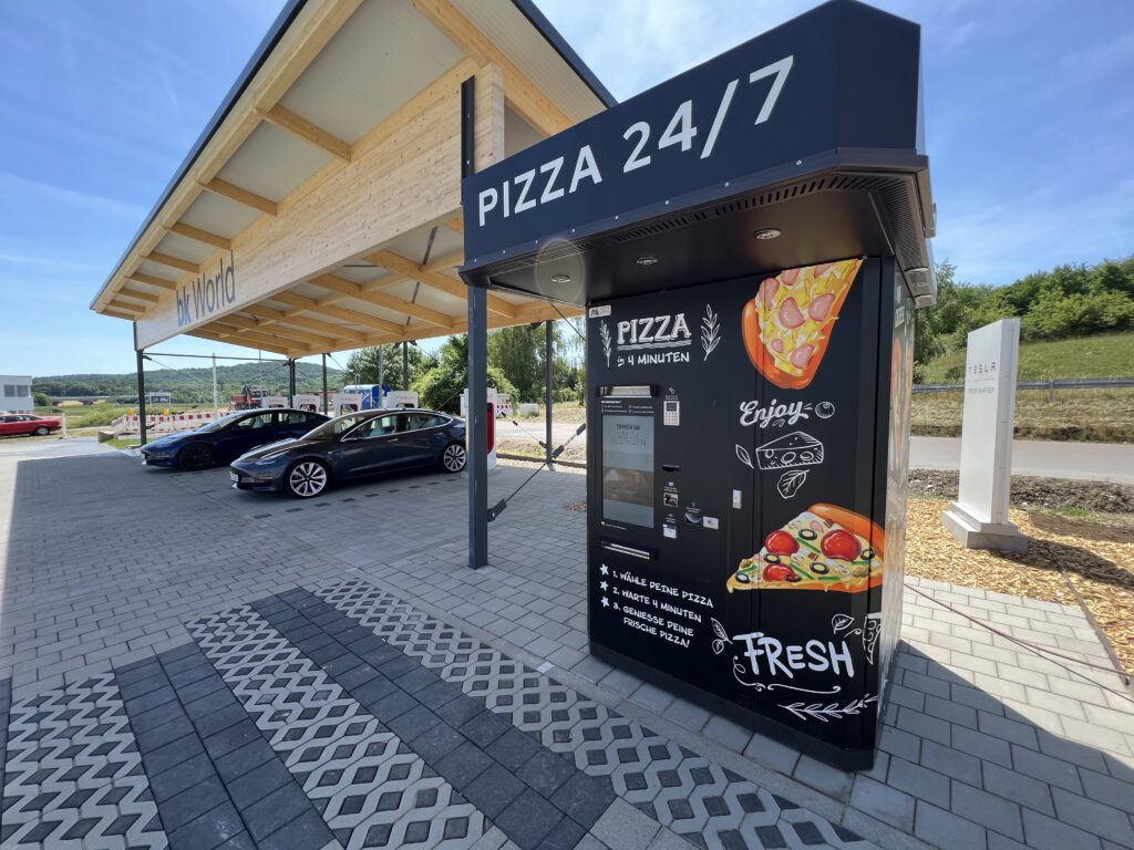 Incl. 24/7 pizza machine